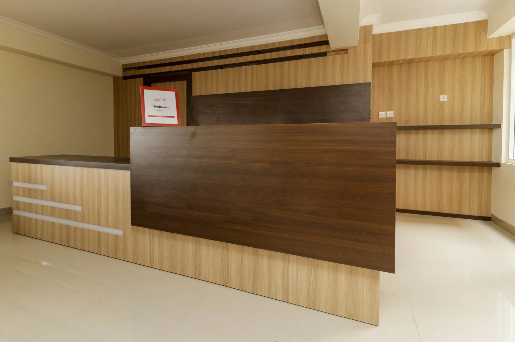 RedDoorz Plus near Palembang Square Mall