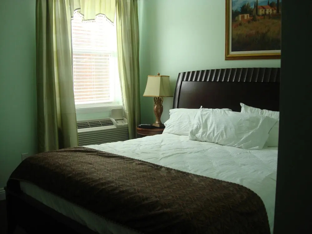 The City Hotel