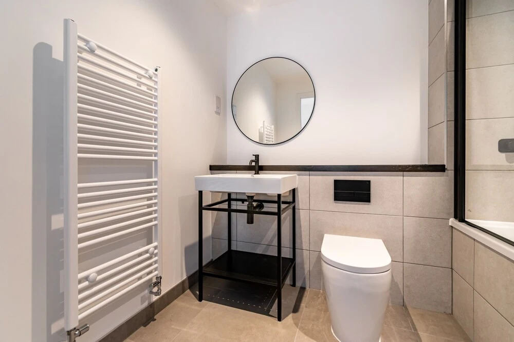 amazing apartments - Great Junction St - by Water of Leith