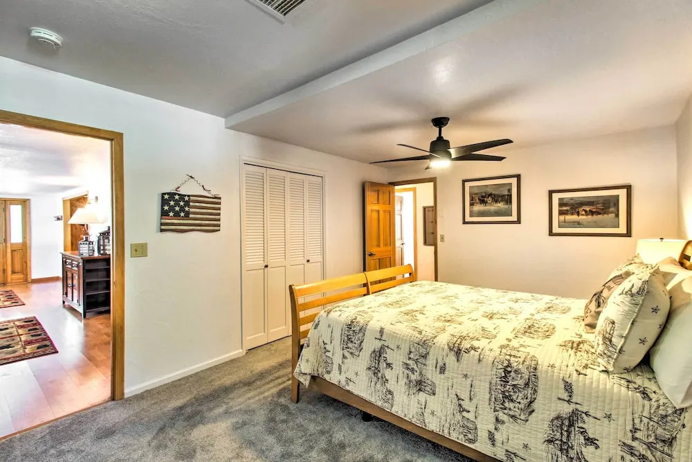 Pet-Friendly Cabin in Pinetop-Lakeside