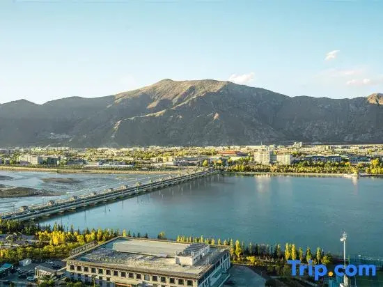 Lhasa James Joyce Coffetel Ruipin Hotel