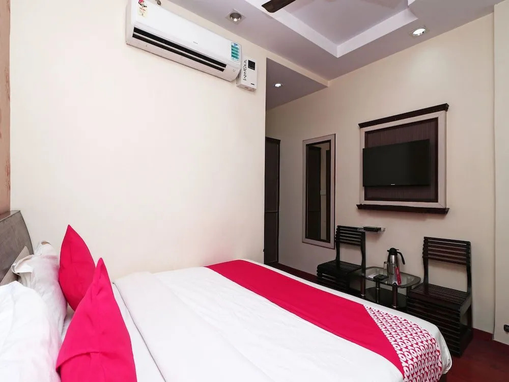 Oyo 16538 Shanti Palace
