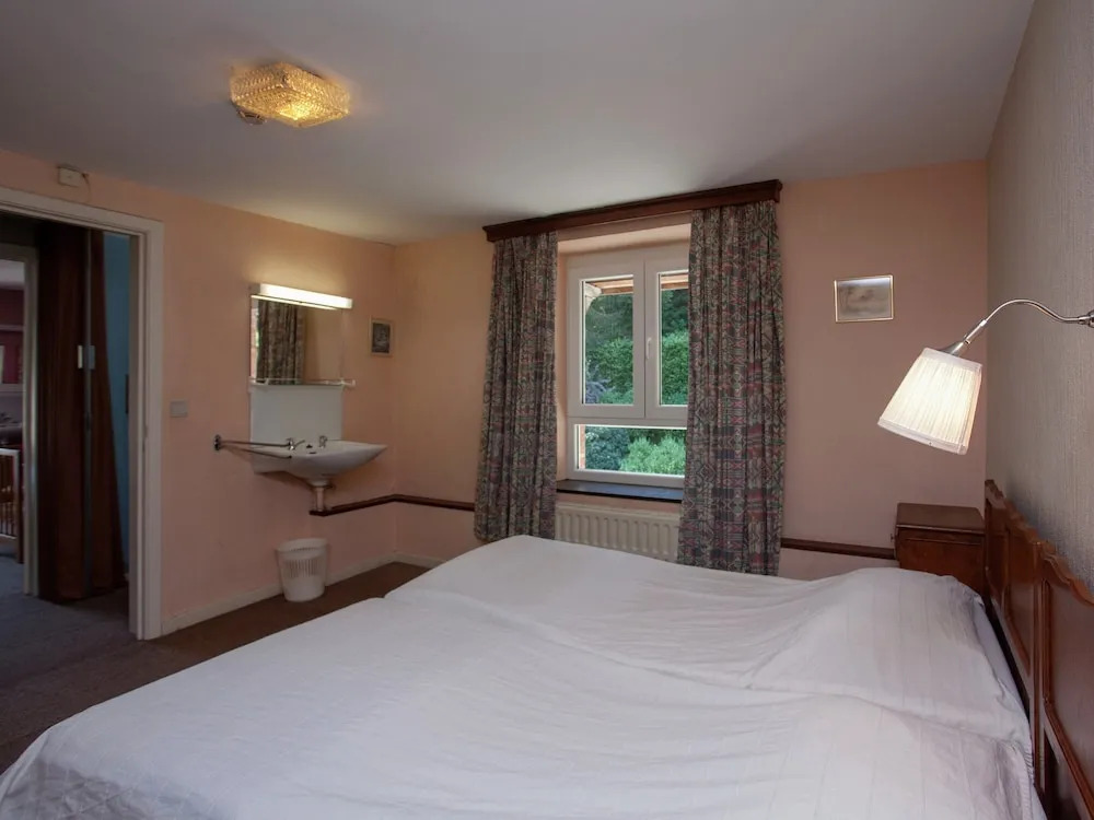 House in Natural Area Ideal for Families with Games Room, Sauna, Hot Tub