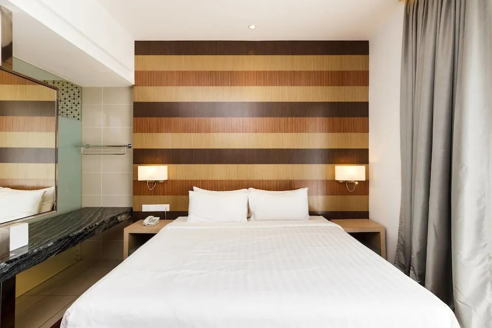 Breathtaking Infinity Pool Studio in Bukit Bintang