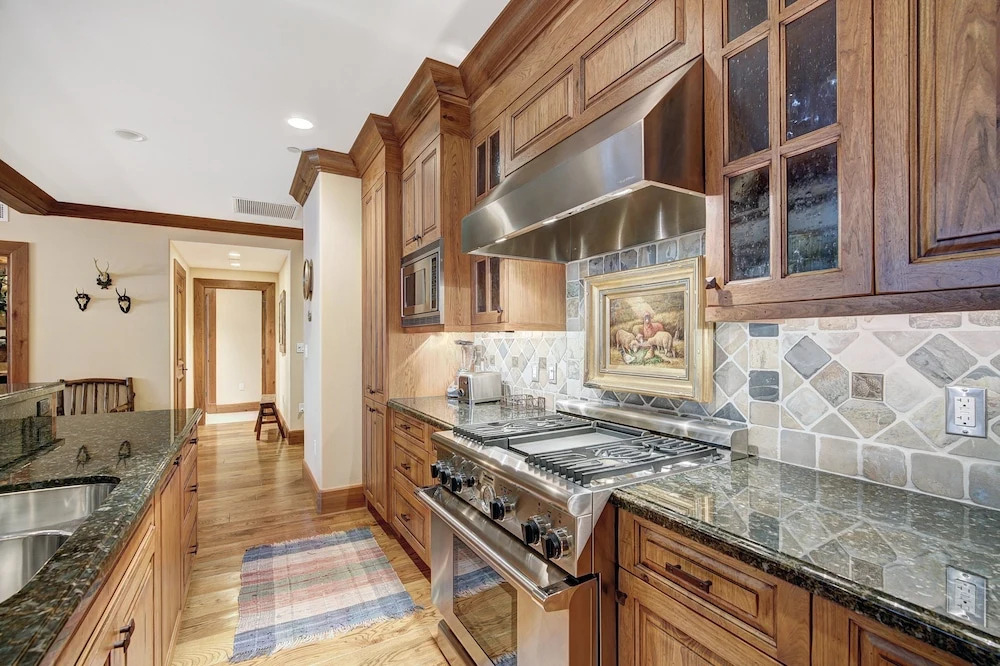 3BR Condo In Bachelor Gulch, Ski In/out