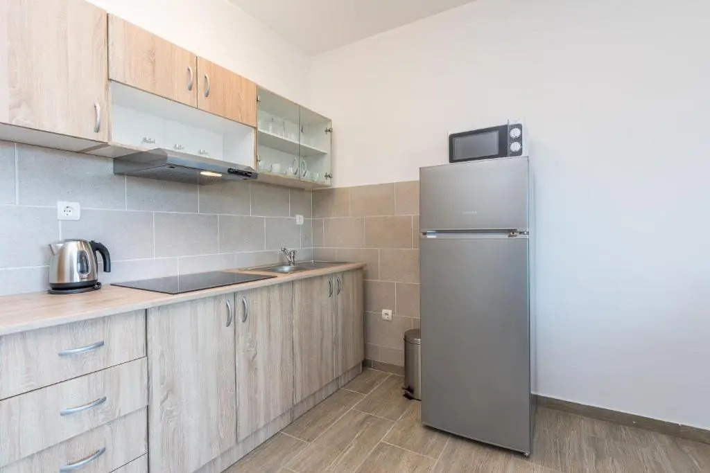 Pasko 2 modern furnished ap for 7