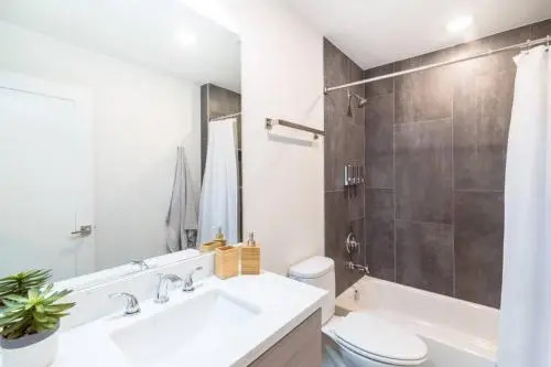 East Downtown Modern Luxury Retreat
