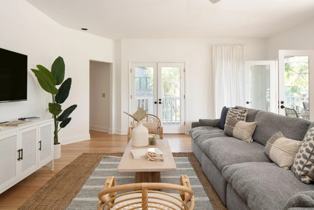 Huckleberry by Avantstay Classic Charleston Home Close to Beach Outdoor Dining