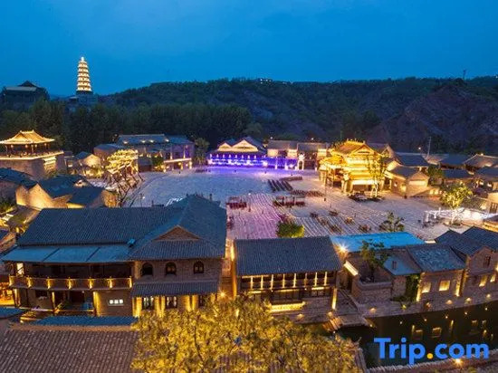 Wolong Fort Inn
