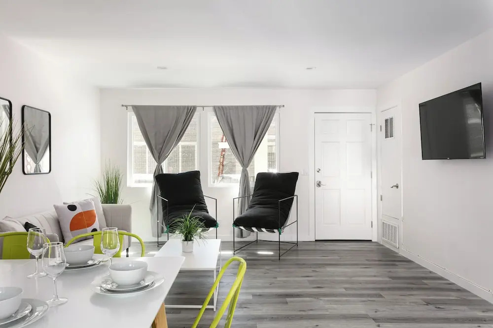 Chic City Apt Near Americana Glendale