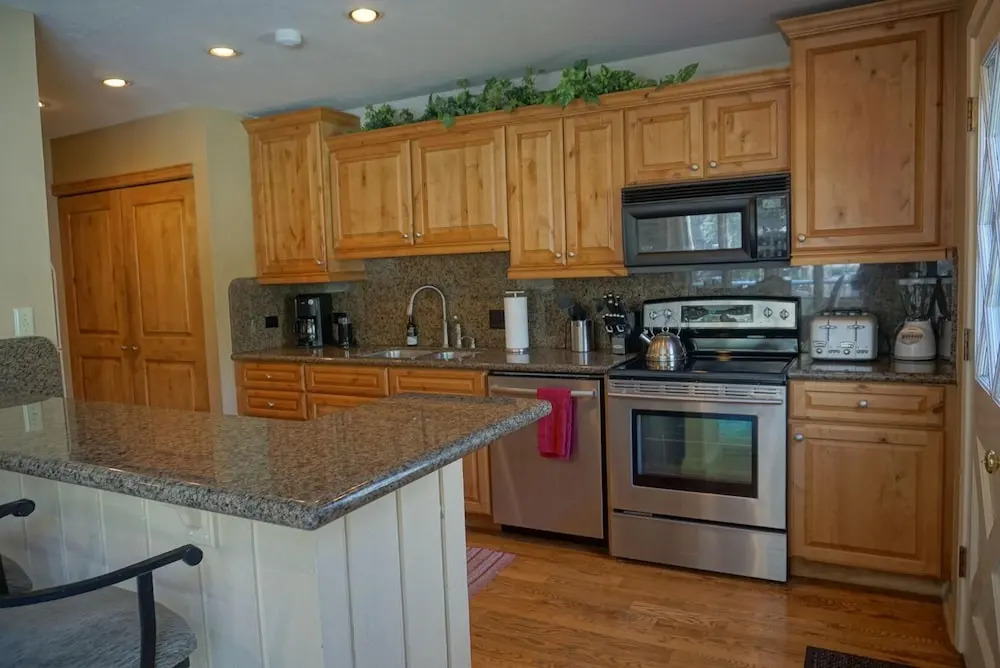 992 Ptarmigan Rd 6 Bedroom Home