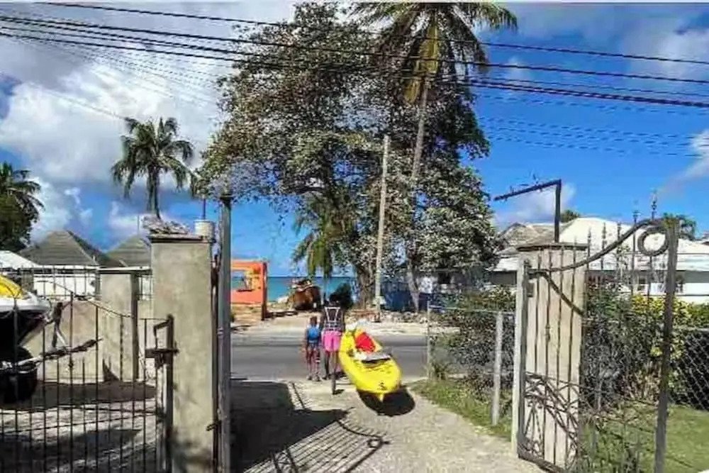Sheridan's Place - 1 Minute Walk to the Beach