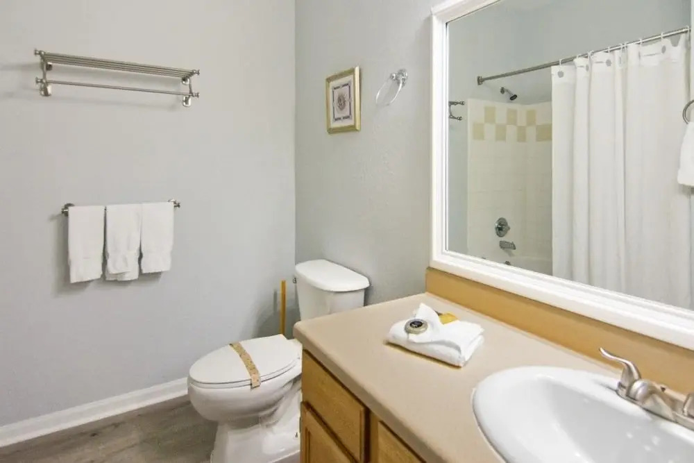 Runaway Beach Club 2202 - Three Bedroom Condo