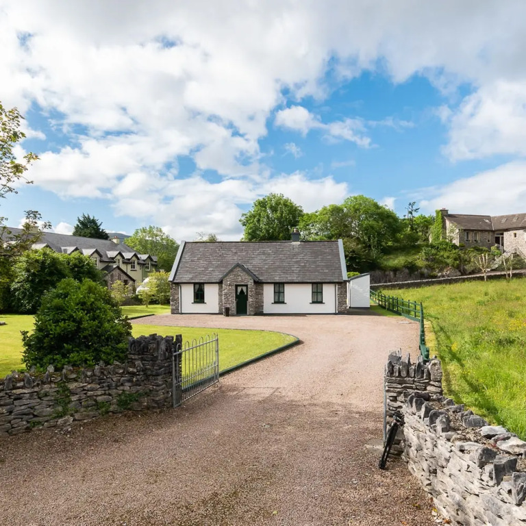 2 Bedroomed Cottage Steps From Kenmare Town