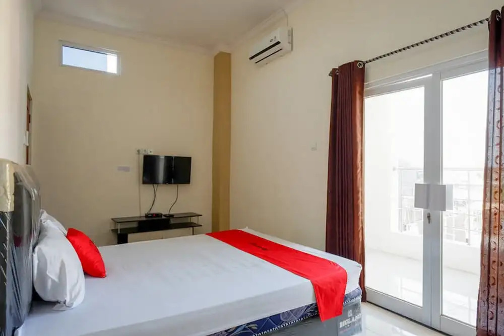 RedDoorz near Hartono Mall Solo