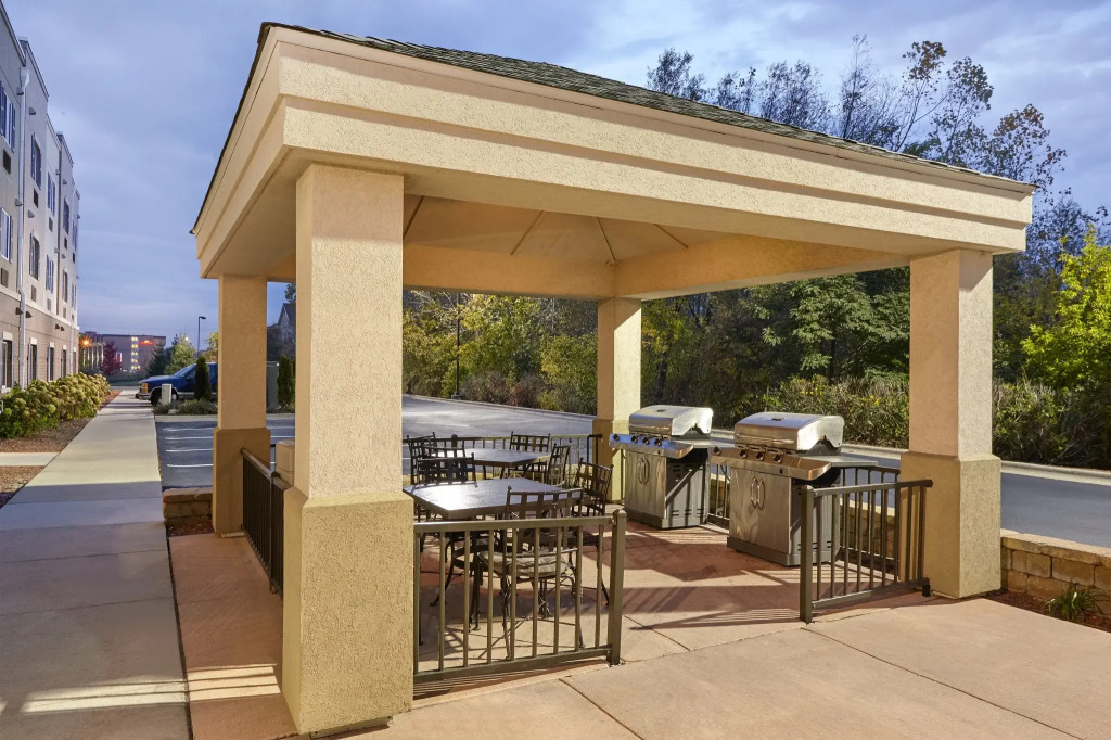 Candlewood Suites Milwaukee Airport by IHG