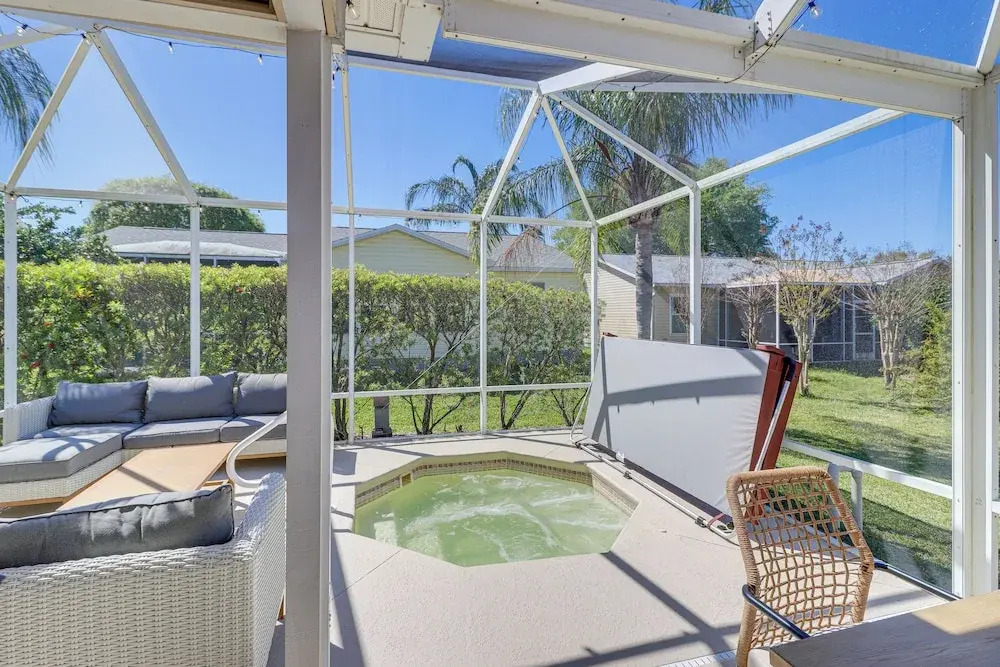 Renovated Home in The Villages with Lanai, Golf Cart