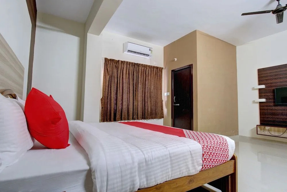 Oyo 44203 Sri Manis Residency