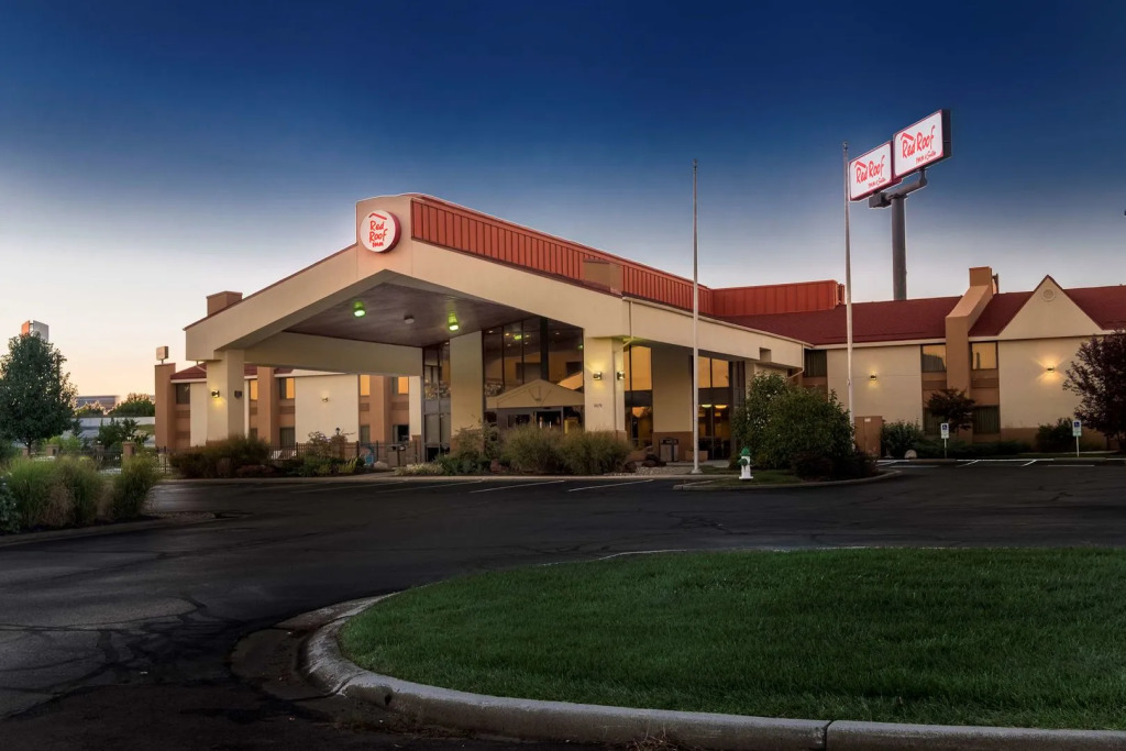 Red Roof Inn & Suites Cincinnati North-Mason