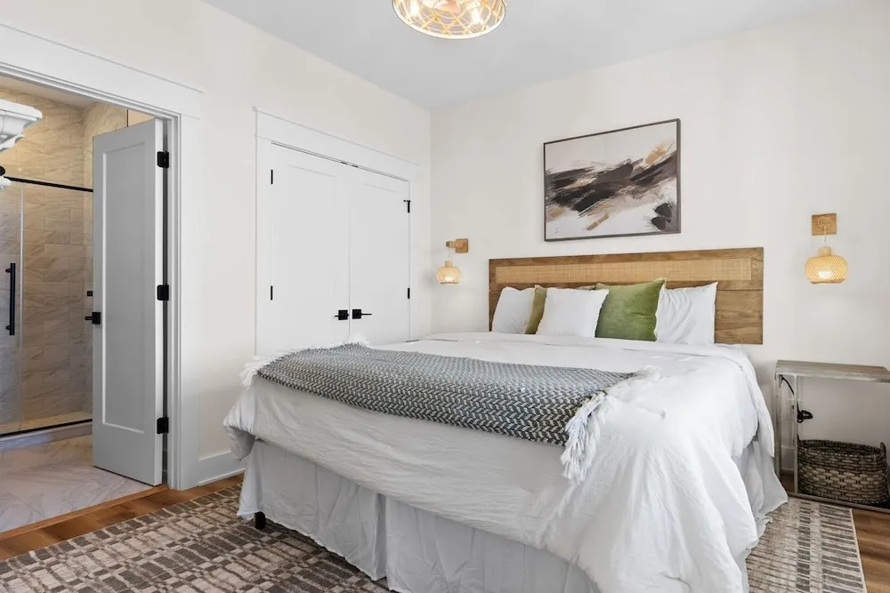 1040 Break / 1040 Ocean Blvd West 4 Bedroom Home by RedAwning