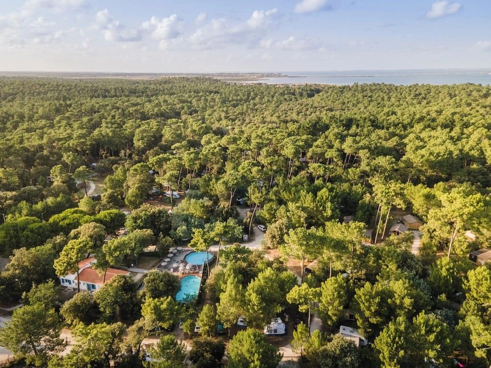 Camping Huttopia Oleron Les Pins