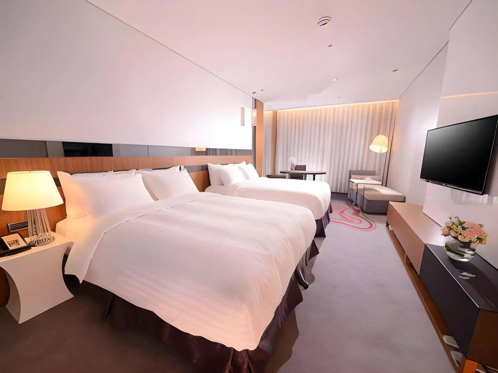 FleurLis Hotel