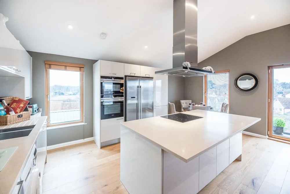 Woodbridge Penthouse