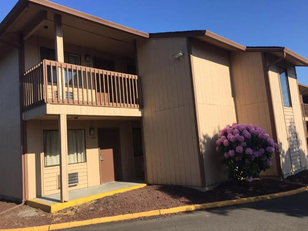 Centralia Inn