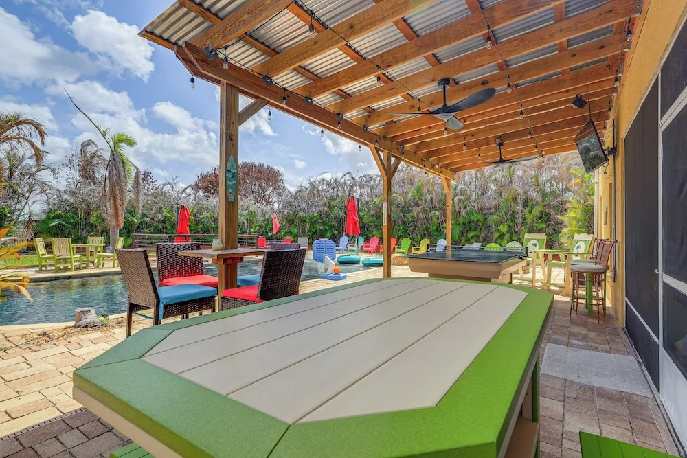 Pool & Spa: Spacious Port St Lucie Villa