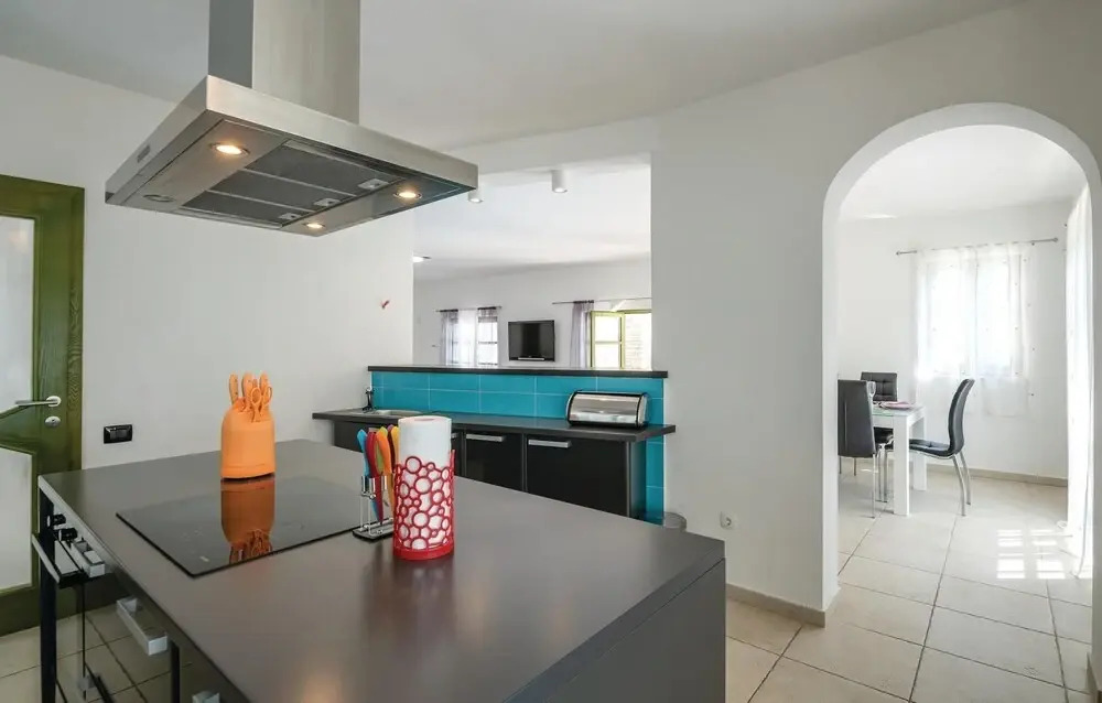 Beautiful Home in Valtura With Wifi and 5 Bedrooms