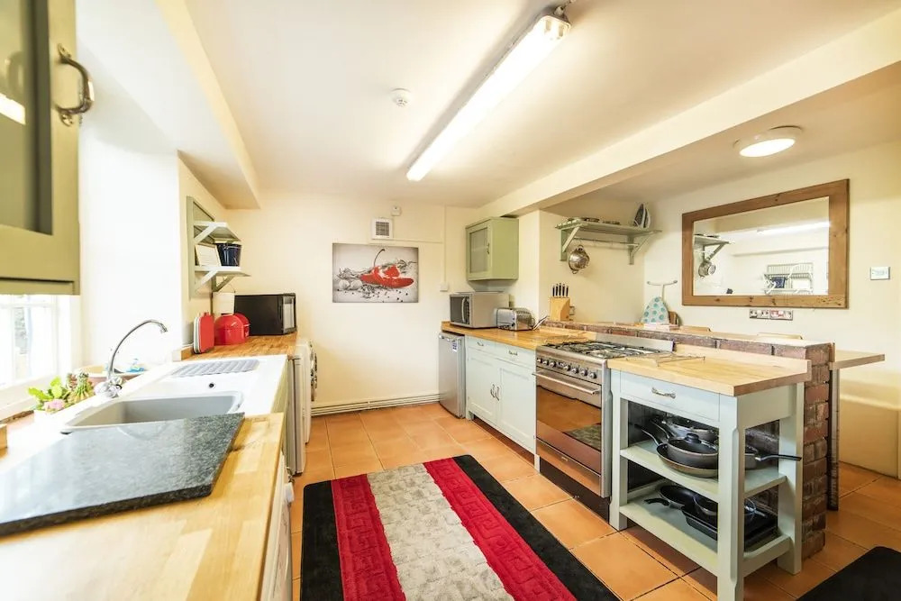 Cornerstones, 16th Century Luxury Self Catering House overlooking the River Dee