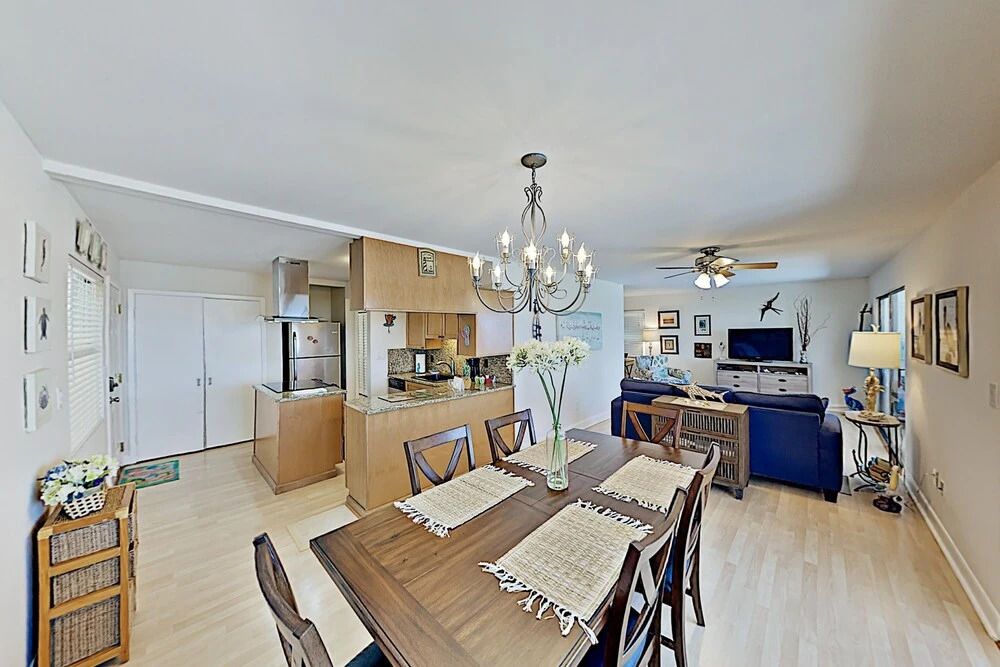 The Pelican & Dolphin: Bayfront W/ Dock 3 Bedroom Home