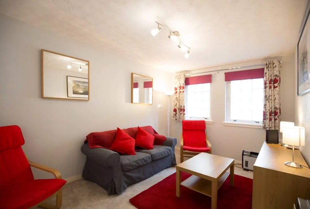 2 Bedroom Meadows Flat