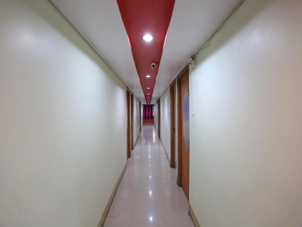 OYO 7847 New Mega Palace
