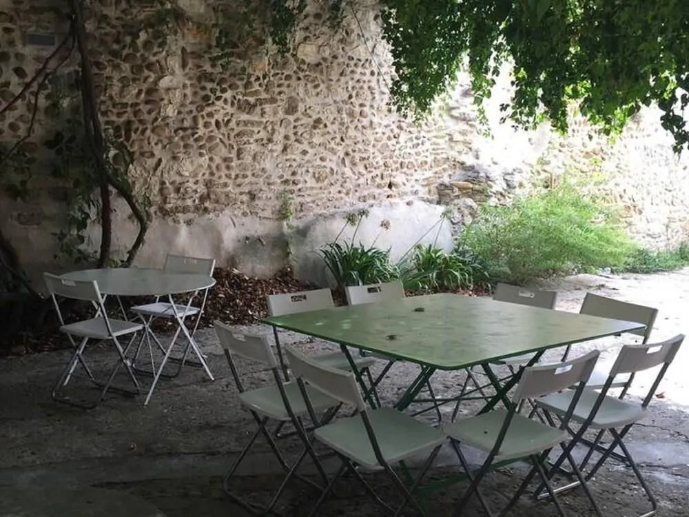 Serene Holiday Home in Domazan With Private Swimming Pool