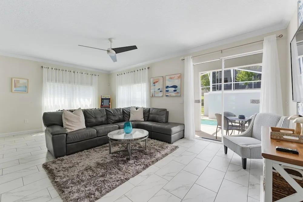 Modern 5BR Retreat Pool Water Park More