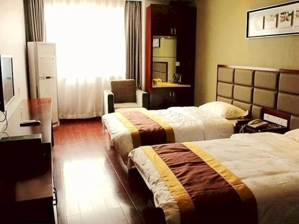 Jiujiang Golden Bay Holiday Hotel