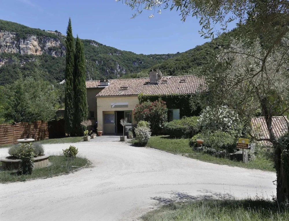 Trio Retreat in Vallon-pont-darc