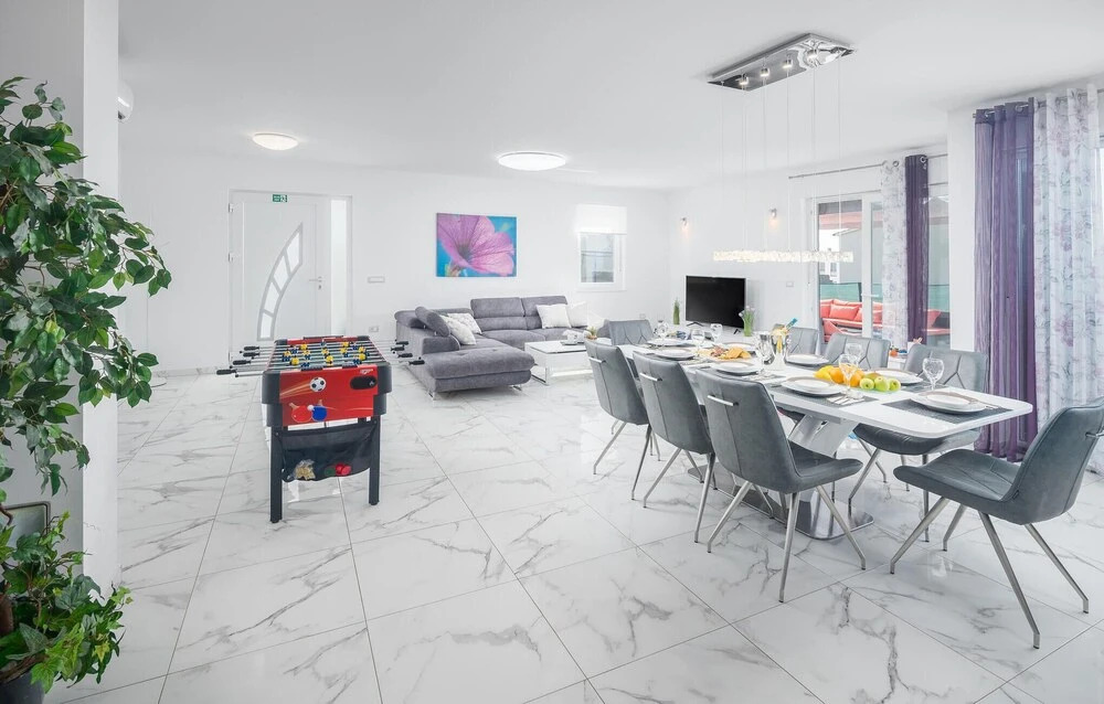 Stunning Home In Pula