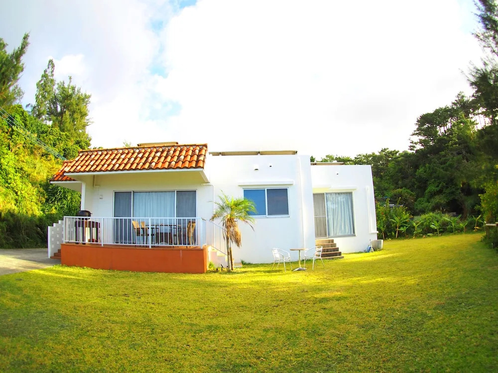 Beach Side House ONNA