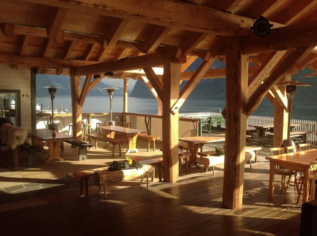 Visit Undredal