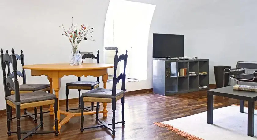 Piazza dei Martiri Halldis Apartment
