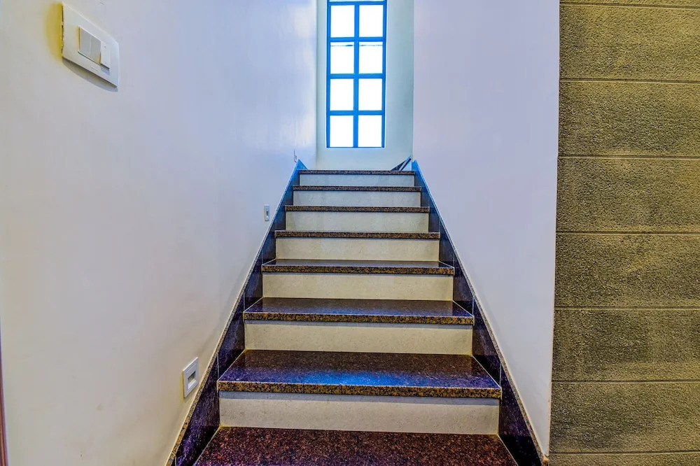 Fabhotel Bungalow 18