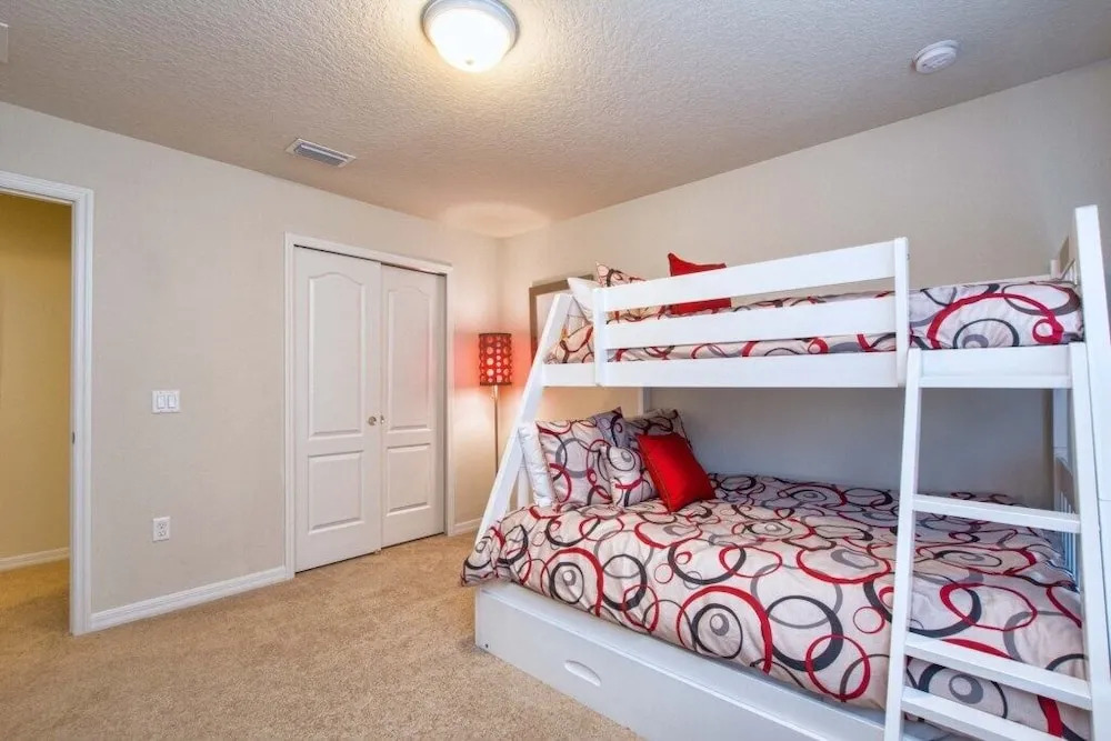 6 Bed House W/pool &spa In Windsor Westside 3708ww 6 Bedroom Home