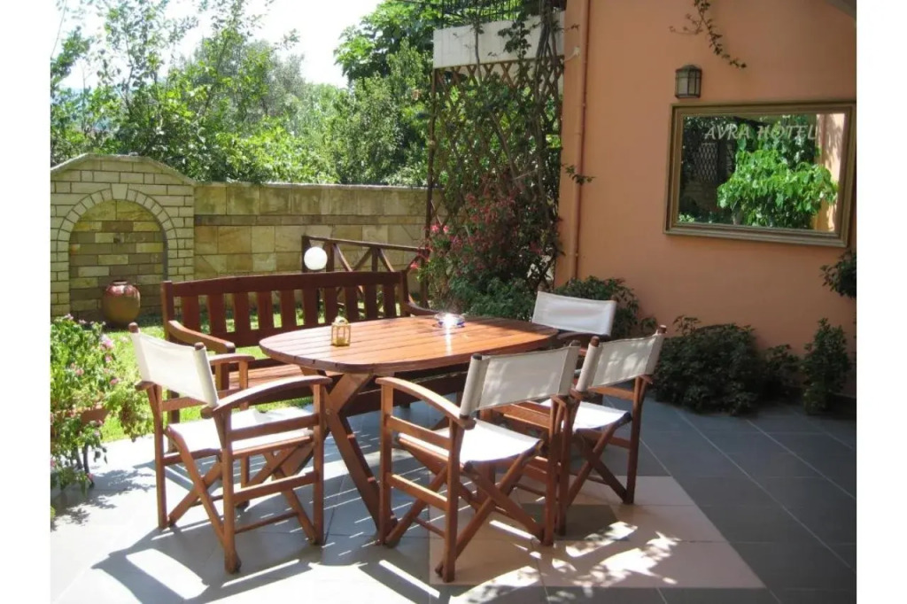 Hotel Avra