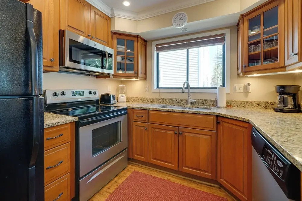 Condo w/ 2 Decks - Steps to Wrightsville Beach!