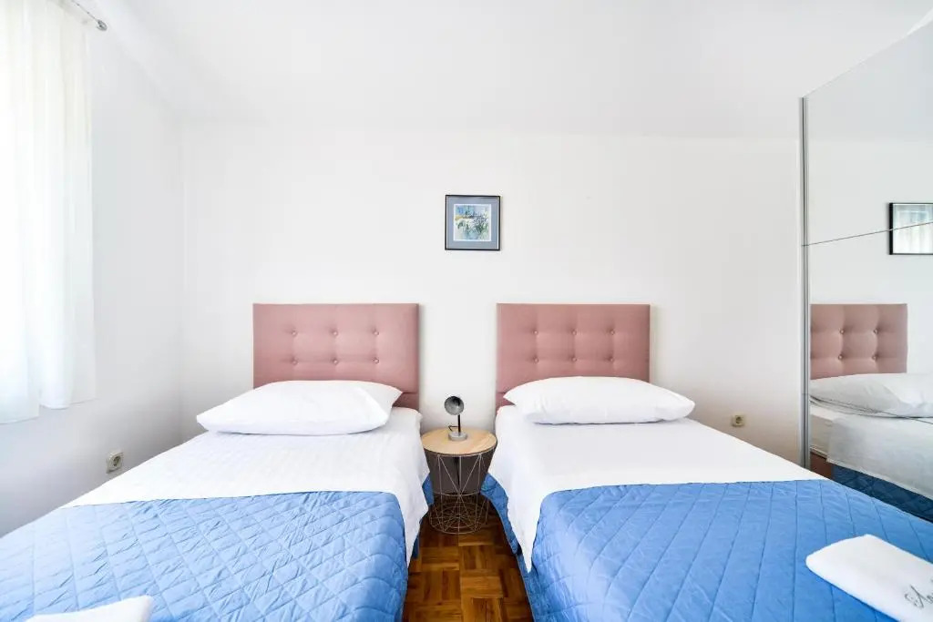 Apartments Martom