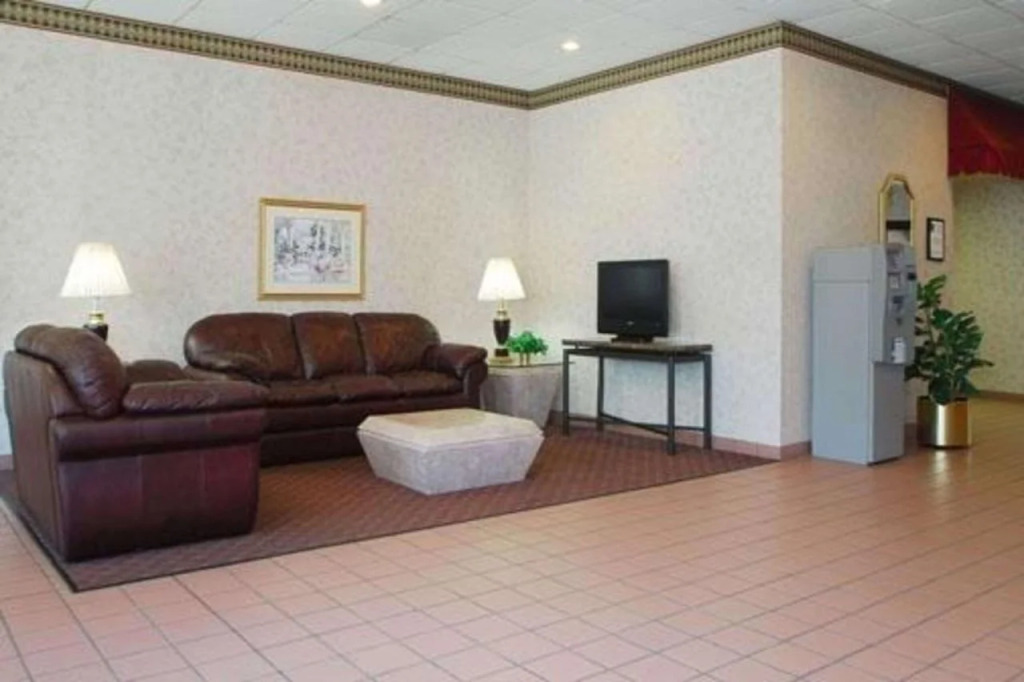 Rodeway Inn Conference Center