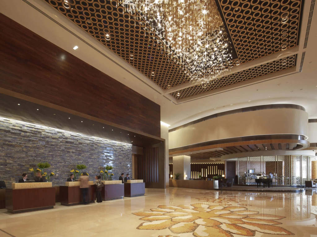 Отель Swissotel Al Ghurair