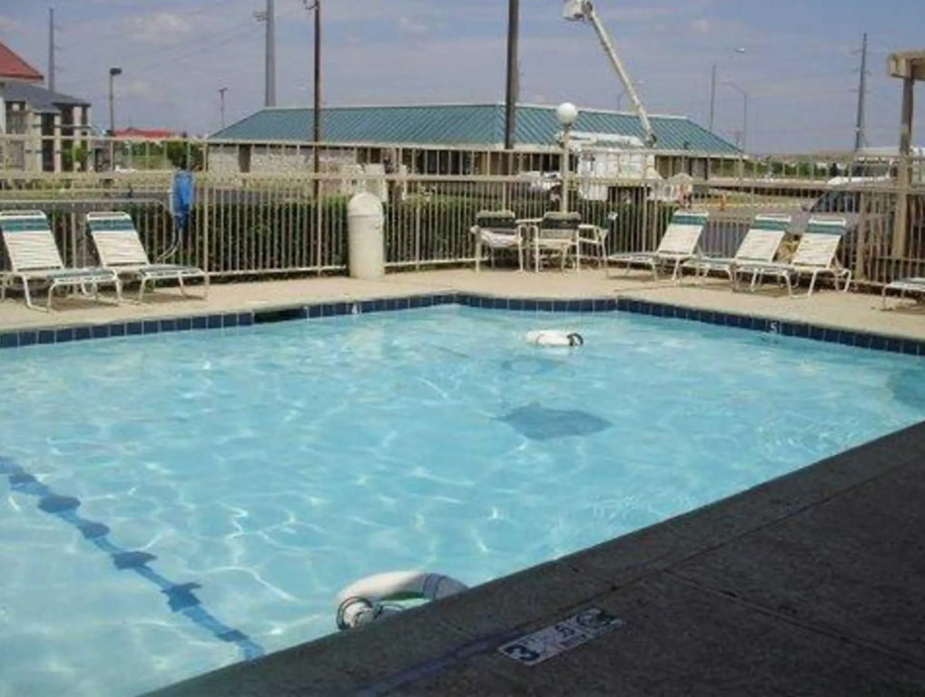Hemp Hotel a Travelodge by Wyndham Oklahoma City South